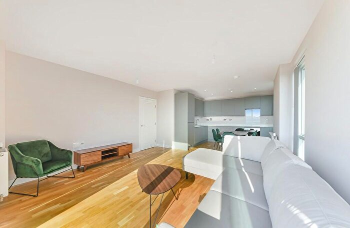 2 Bedroom Flat To Rent In The Oakwood, Colina Road, London, N15