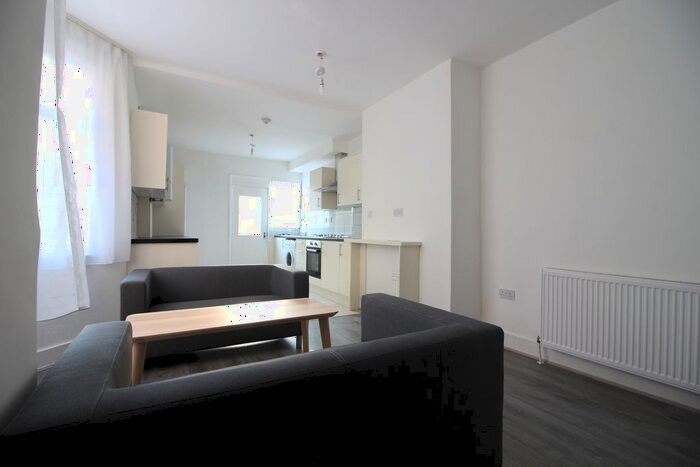 5 Bedroom Terraced House To Rent In Westbury Avenue, Turnpike Lane, N22