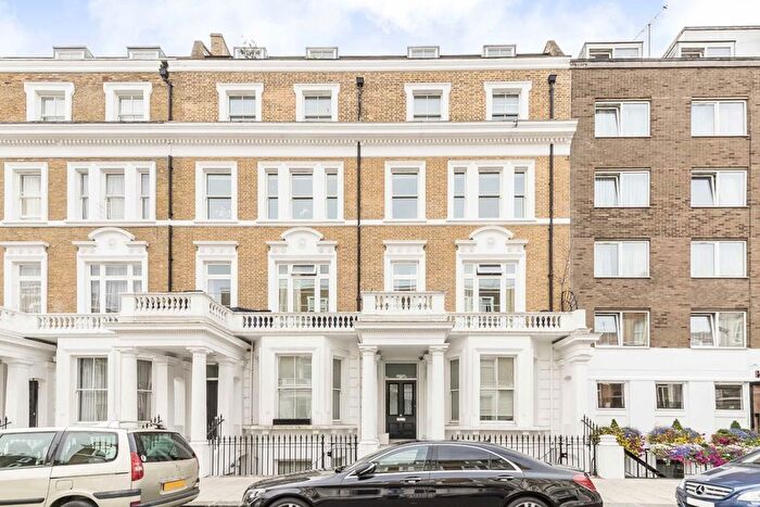 2 Bedroom Flat To Rent In Nevern Place, Earls Court, SW5