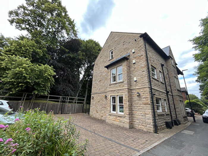 2 Bedroom Apartment For Sale In Woodlands, The Poplars, Leeds, West Yorkshire, LS6