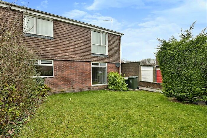 2 Bedroom Flat To Rent In Peebles Close, North Shields, Tyne And Wear, NE29