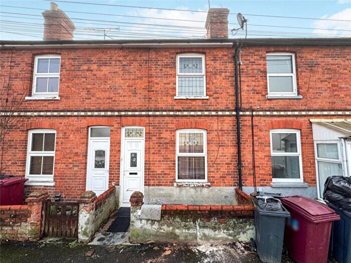 3 Bedroom Terraced House For Sale In Orts Road, Reading, Berkshire, RG1