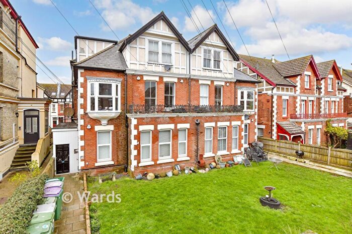 2 Bedroom Apartment For Sale In Connaught Road, Folkestone, Kent, CT20