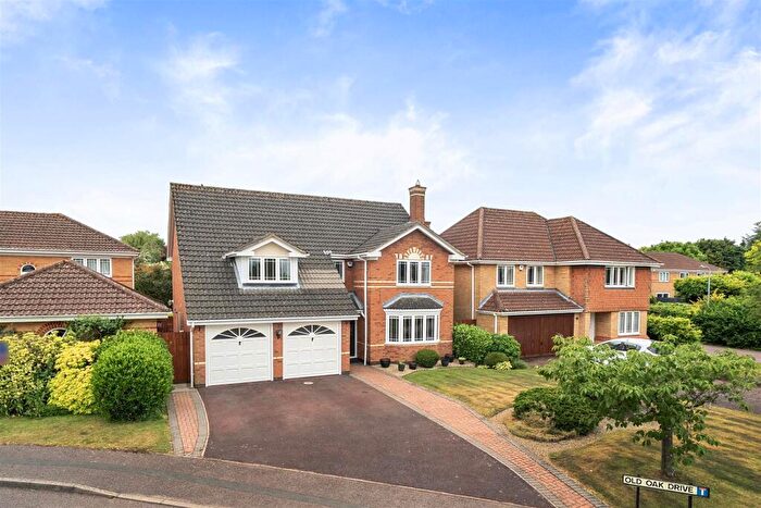 4 Bedroom Detached House For Sale In Old Oak Drive, Silverstone, NN12