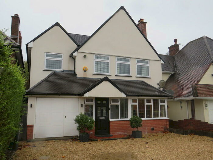 4 Bedroom Detached House To Rent In Eachelhurst Road, Walmley, B76