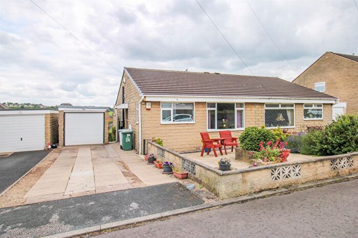 2 Bedroom Semi-Detached Bungalow For Sale In The Laurels, Earlsheaton, Dewsbury, WF12