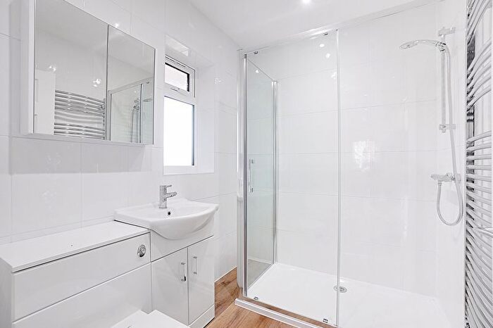 1 Bedroom Bungalow For Sale In Gorringe Avenue, South Darenth, Dartford, DA4