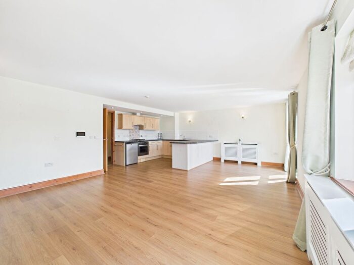 2 Bedroom Flat For Sale In Nelson Quay, Milford Haven, SA73