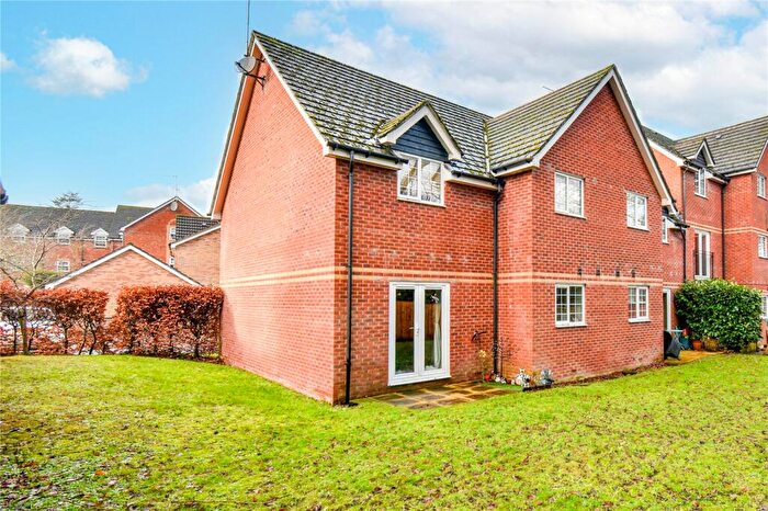 2 Bedroom Apartment For Sale In Cormorant Wood, Newbury, RG14