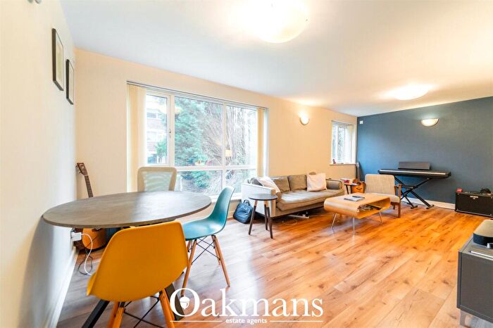 2 Bedroom Apartment For Sale In Oak Hill Drive, Birmingham, West Midlands, B15