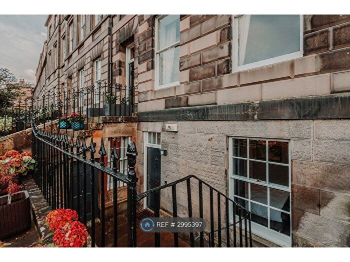 3 Bedroom Flat To Rent In Lynedoch Place, Edinburgh, EH3