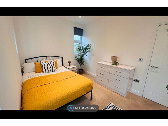 3 Bedroom Flat To Rent In Balham, London, SW12