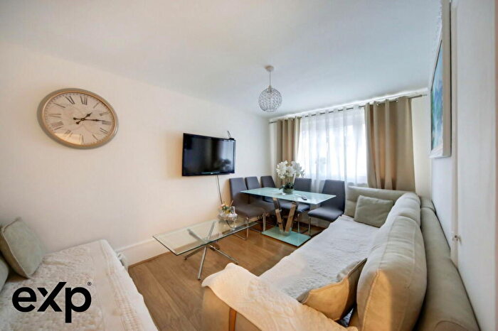 1 Bedroom Flat For Sale In Nightingale Road, London, N22