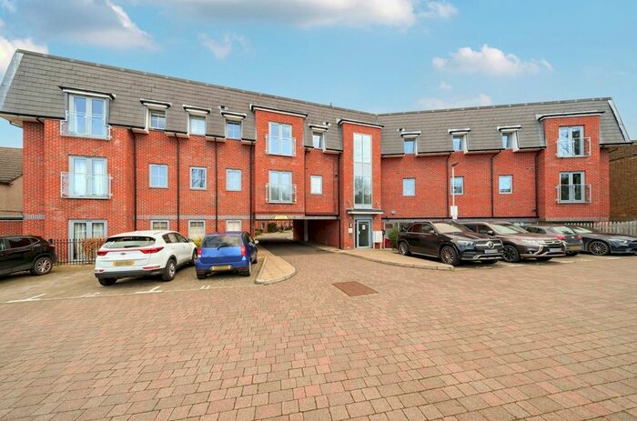 2 Bedroom Flat To Rent In Scotts Road, Bromley, BR1