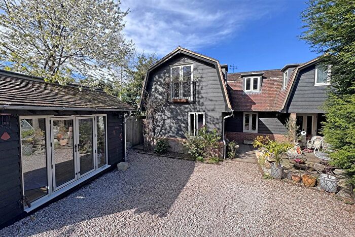 3 Bedroom Detached House For Sale In Roke Lane, Witley, Godalming, GU8