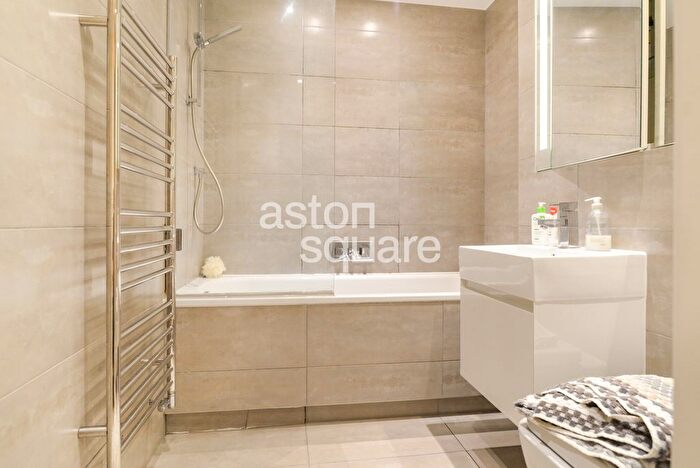 2 Bedroom Flat To Rent In Pentonville Road, London, N1