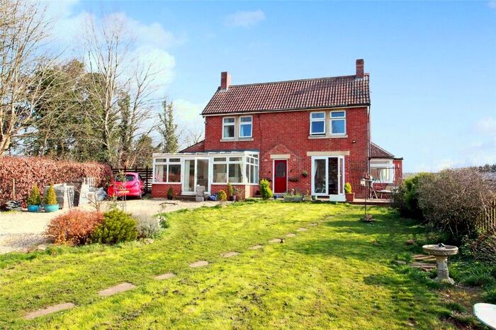 3 Bedroom Detached House For Sale In Rowde, Devizes, Wiltshire, SN10