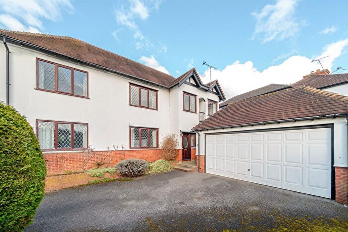 4 Bedroom Detached House For Sale In Belmont Road, Maidenhead, SL6