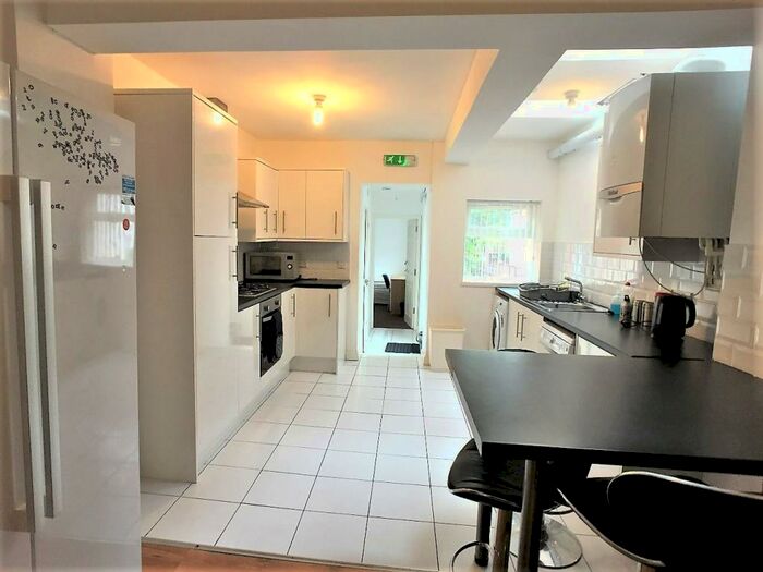 6 Bedroom Terraced House To Rent In Luton Road, Selly Oak, Birmingham, B29