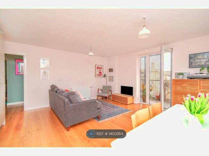 3 Bedroom Flat To Rent In Gallagher House, London, E9