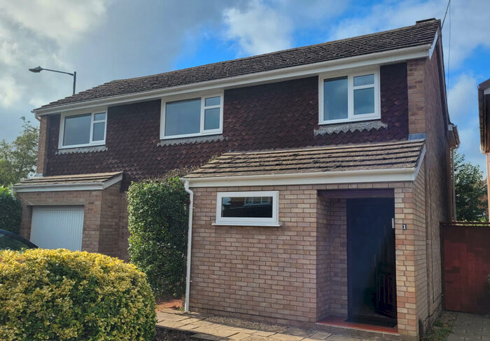 1 Bedroom House To Rent In Crossfields Road, Warwick, CV34