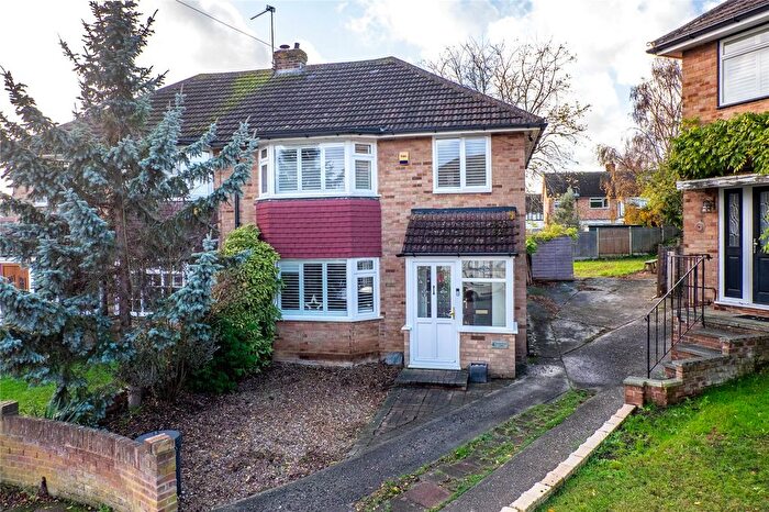 3 Bedroom Semi Detached House For Sale In Dashmonden Close, Wainscott, Rochester, Kent, ME2