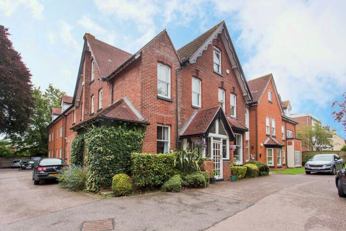 2 Bedroom Flat To Rent In Old Dover Road, Canterbury CT1