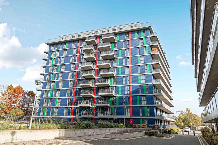 2 Bedroom Flat For Sale In Hatton Road, Wembley, HA0