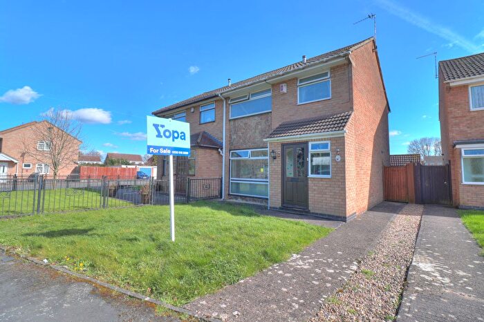 3 Bedroom Semi Detached House For Sale In Darenth Drive, Leicester, LE4