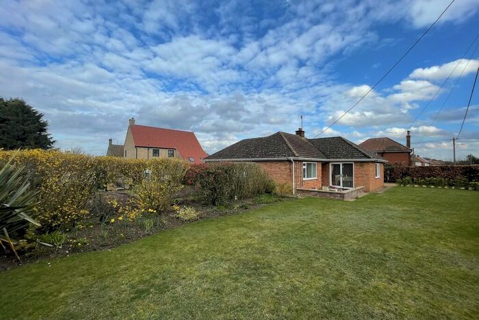 3 Bedroom Detached Bungalow For Sale In Pinfold Lane, Northwold, IP26