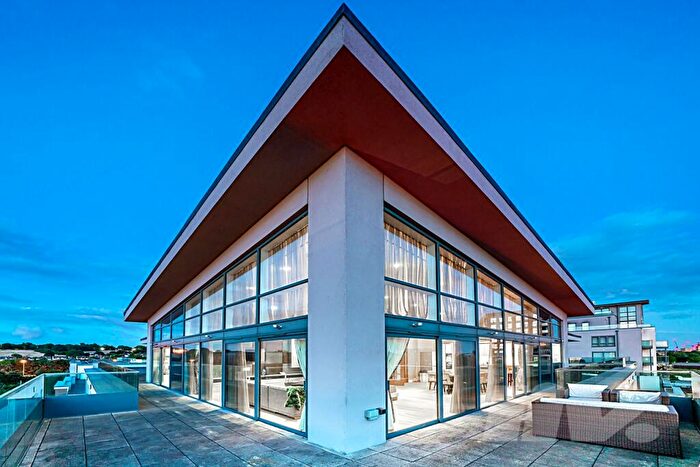 5 Bedroom Penthouse To Rent In Empire House, East Drive, Beaufort Park, NW9