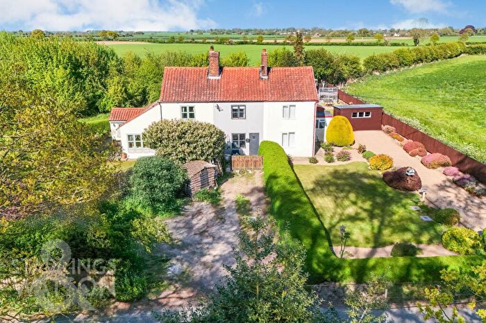 2 Bedroom Cottage For Sale In Hall Cottages, Southwood, Norwich, NR13