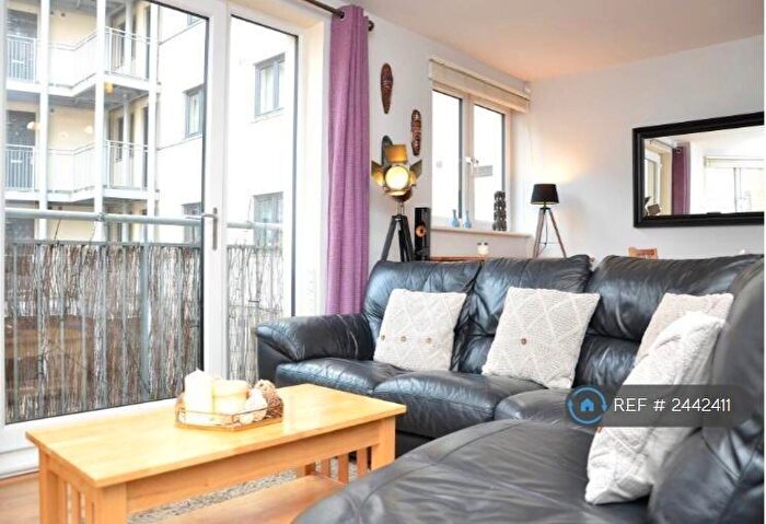 2 Bedroom Flat To Rent In Lochend Parkview, Edinburgh, EH7