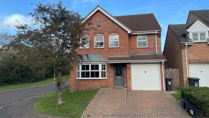 4 Bedroom Detached House To Rent In Ferney Road, Cheshunt, EN7