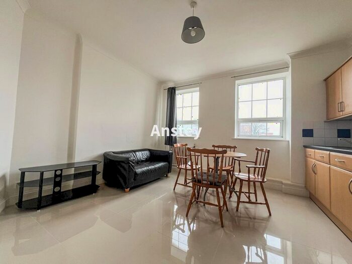 2 Bedroom Flat To Rent In Albert Road South, Southampton, SO14