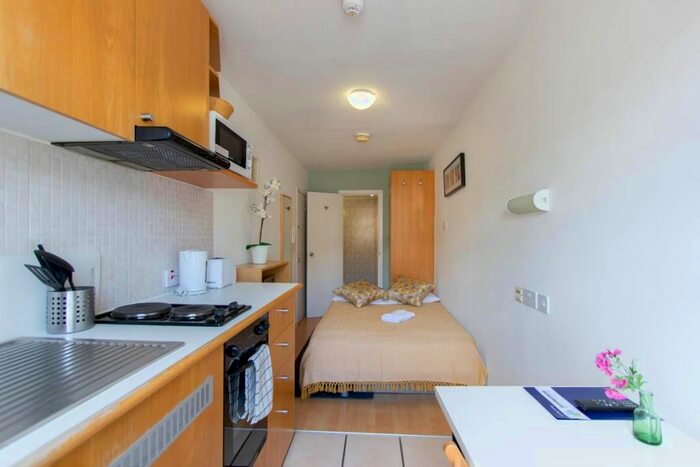 Studio To Rent In Penywern Road, Earls Court, London, SW5