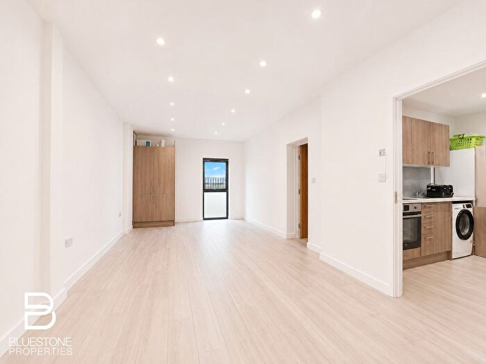 Studio To Rent In Woodcote Road, Wallington, SM6