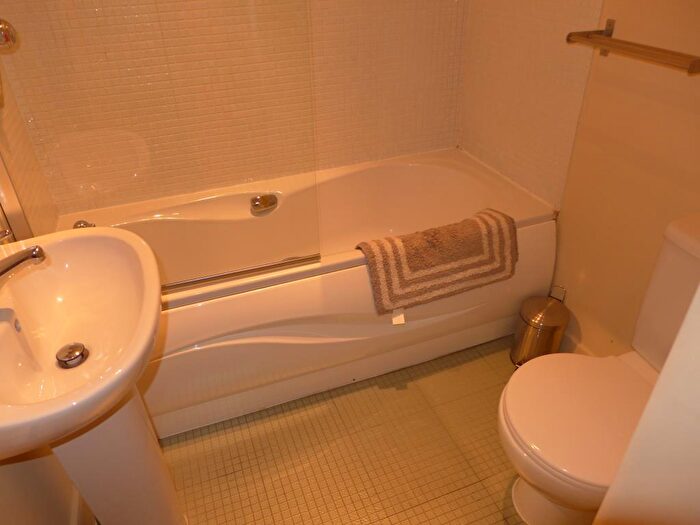 2 Bedroom Apartment To Rent In John William Court, John William Street, Huddersfield, HD1