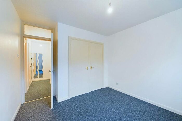 1 Bedroom Flat To Rent In Willow Court, Trinity Close, Leytonstone, London, E11