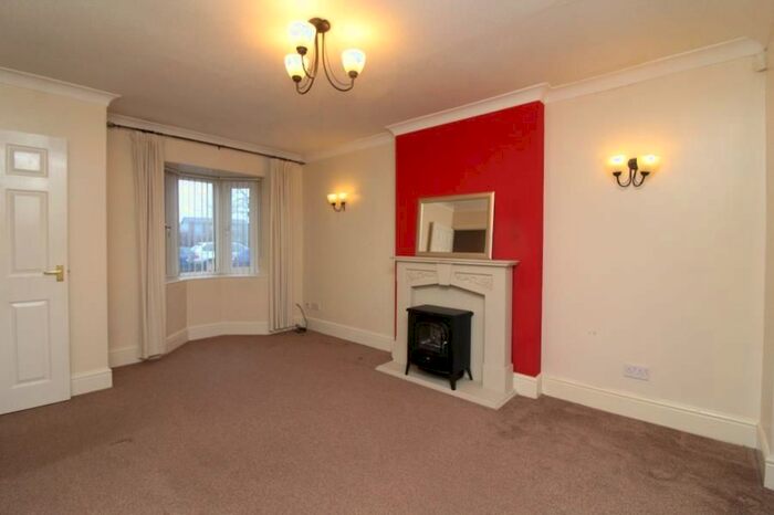 3 Bedroom Semi-Detached House To Rent In Ninelands View, Garforth, Leeds LS25