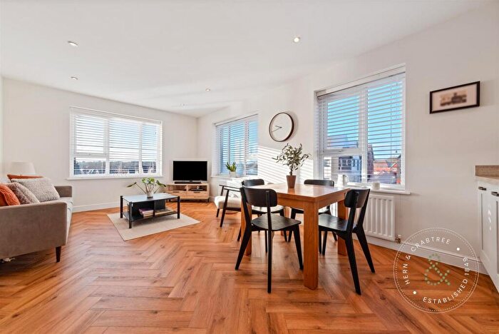 2 Bedroom Apartment For Sale In Heol Nant Glandulas, Lisvane, Cardiff, CF14