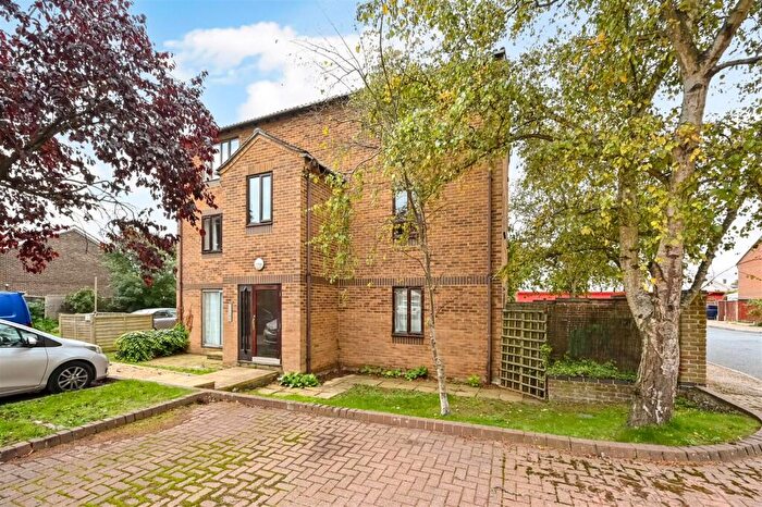 Studio To Rent In Warren Way, Barnham, Bognor Regis, PO22