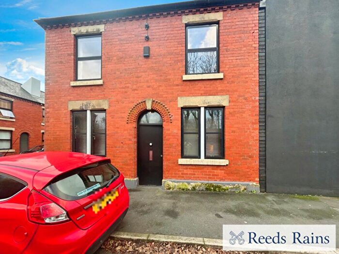2 Bedroom End Of Terrace House For Sale In Wall Street, Salford, Greater Manchester, M6