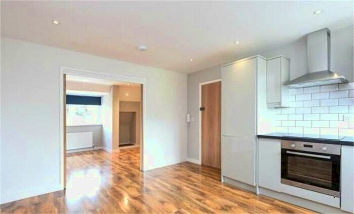 1 Bedroom Apartment To Rent In Moss Lodge, Nether Street, North Finchley, N12