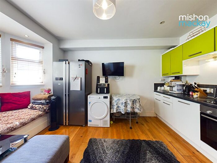 1 Bedroom Flat To Rent In Conway Place, Hove, East Sussex, BN3