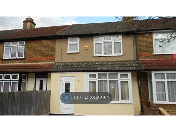 4 Bedroom Terraced House To Rent In West Road, Romford, RM7