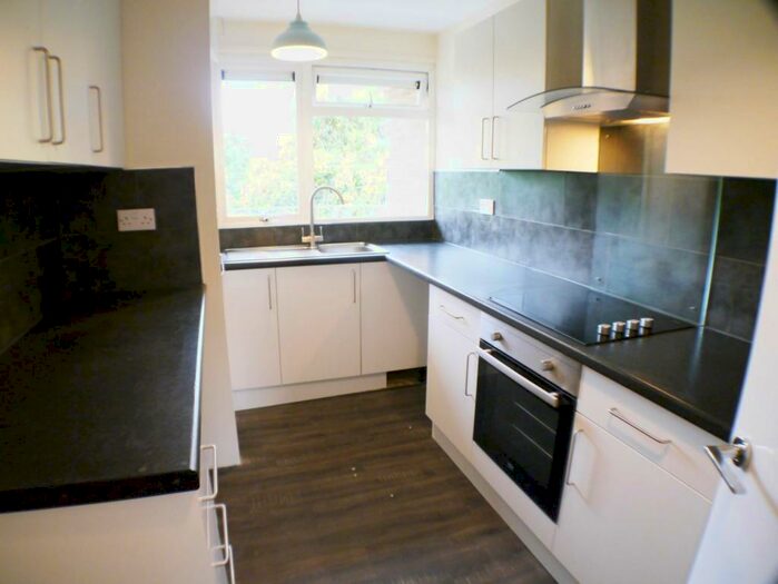 2 Bedroom Flat To Rent In Salisbury, SP1