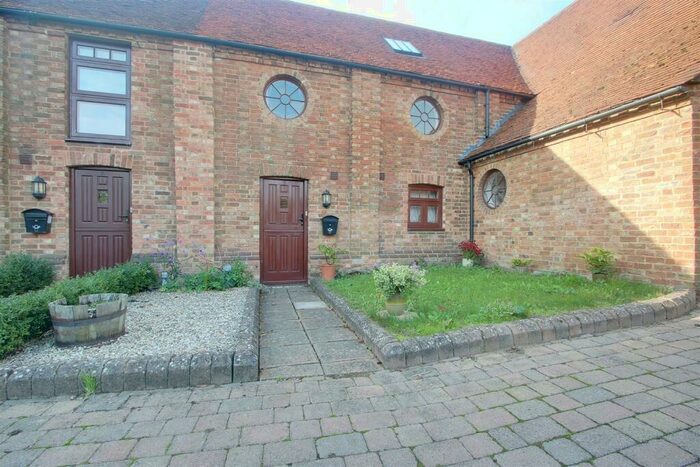 2 Bedroom Barn Conversion To Rent In The Maltings, Church Road, Slapton, LU7