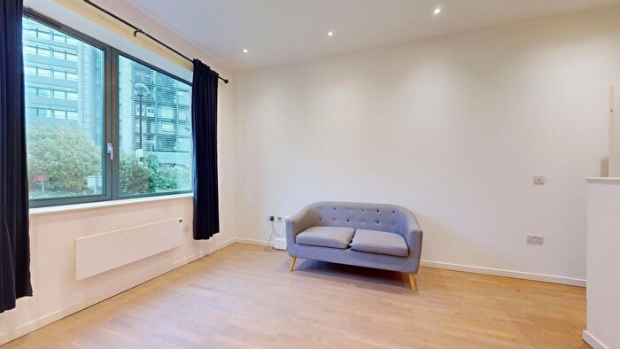 Studio To Rent In Riverbank Way, Brentford, TW8