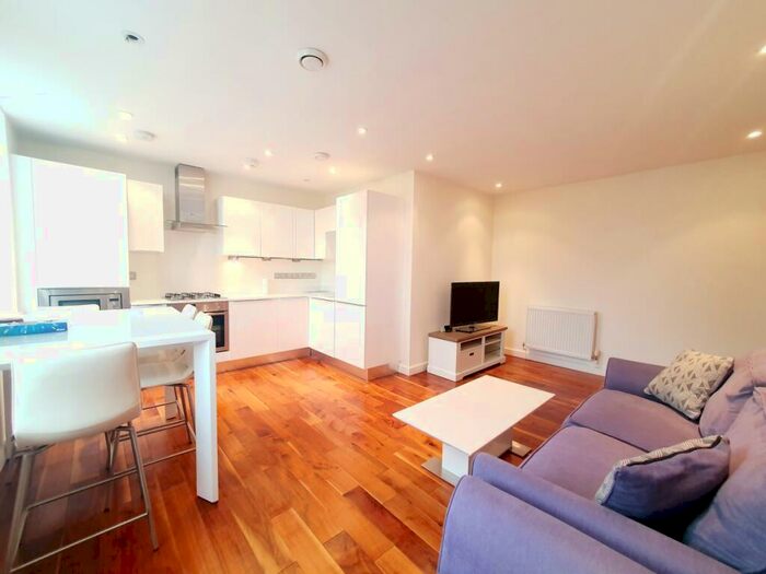 2 Bedroom Flat To Rent In Florentina Court, Enfield, EN1